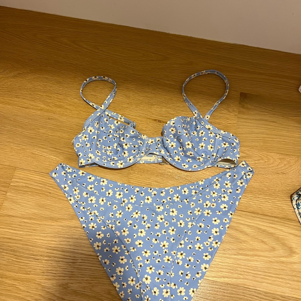 Kulani Kinis Bikini Set